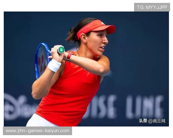 网球女将崩溃砸坏三把球拍，背后的心理考量与职业挑战